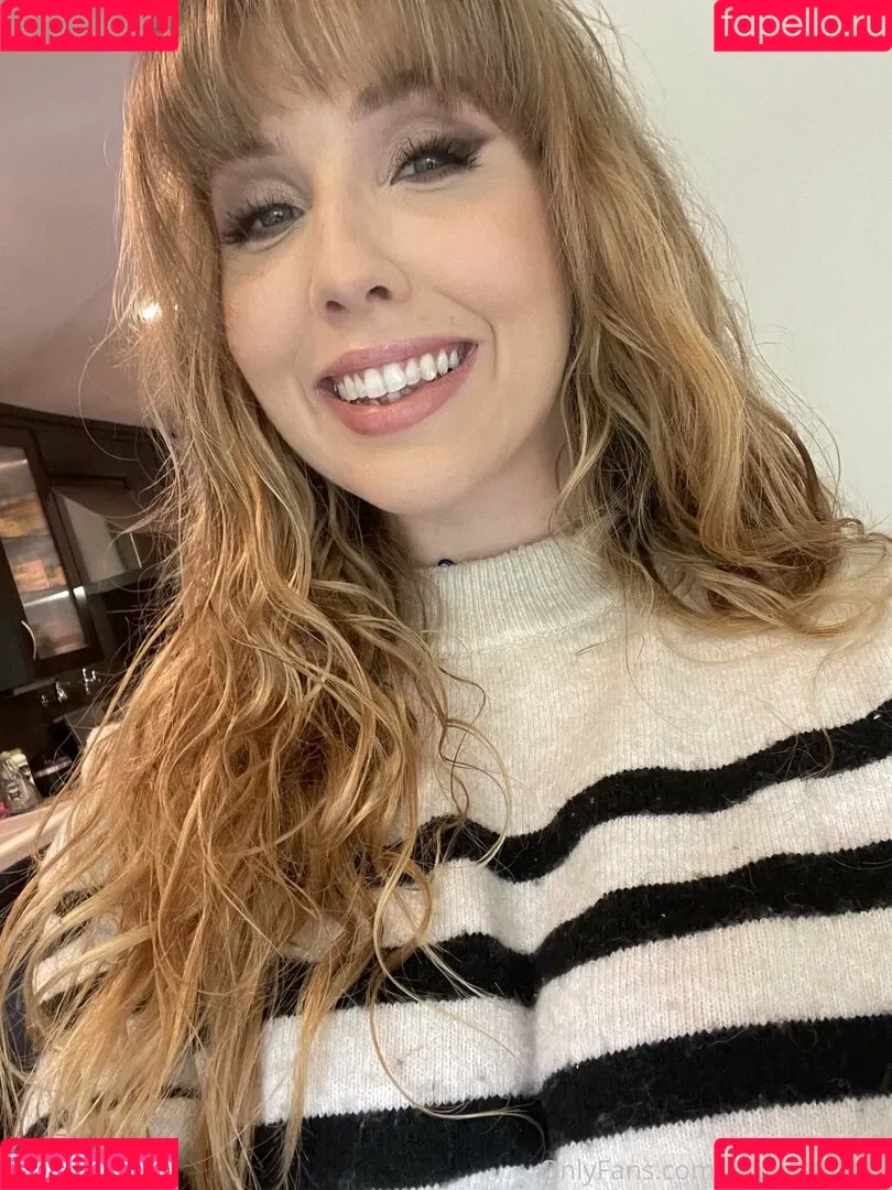 Lena Paul Onlyfans Photo Gallery 