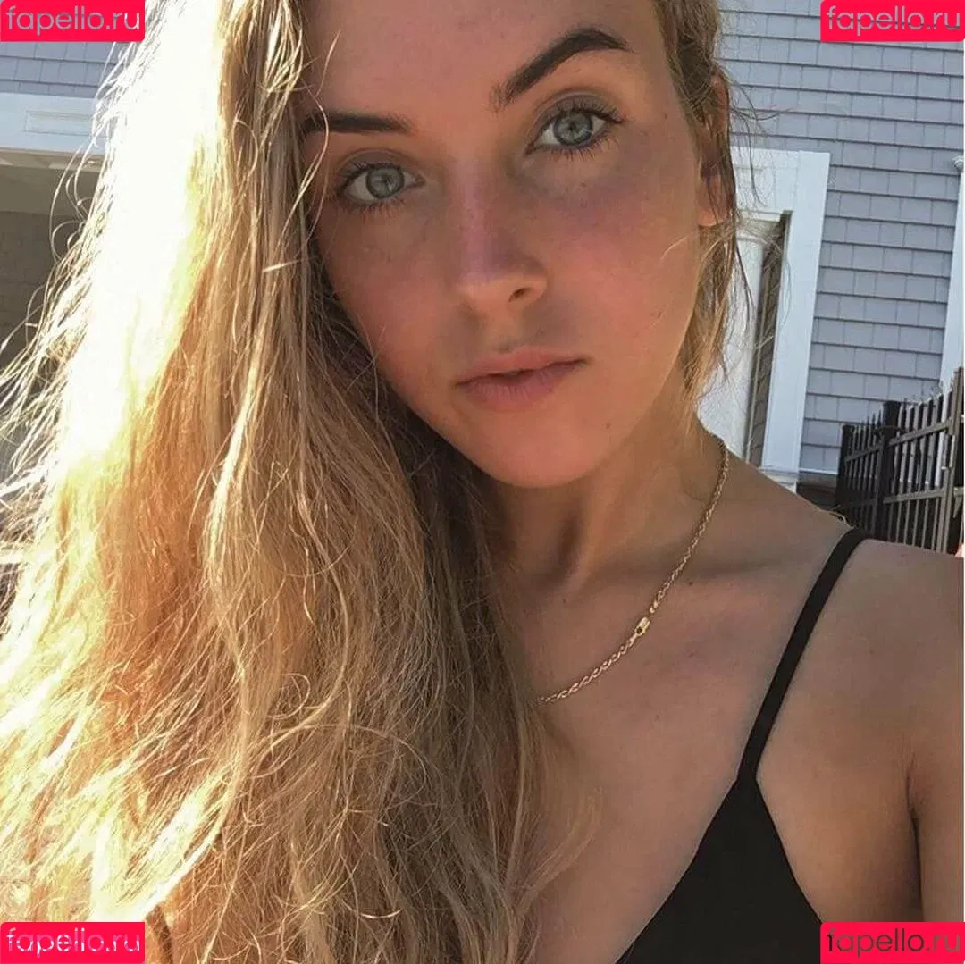 emilycc Onlyfans Photo Gallery 