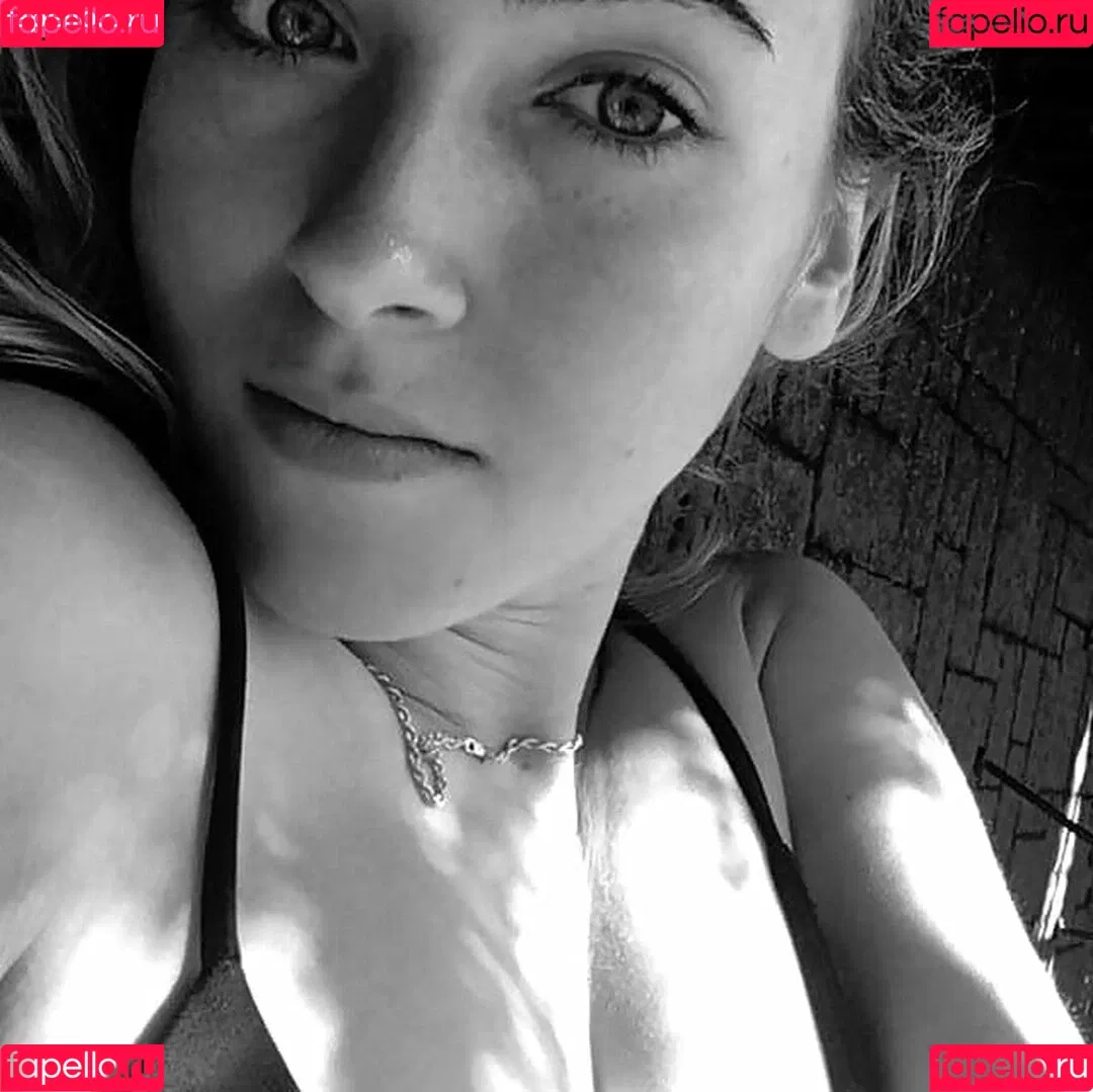 emilycc Onlyfans Photo Gallery 