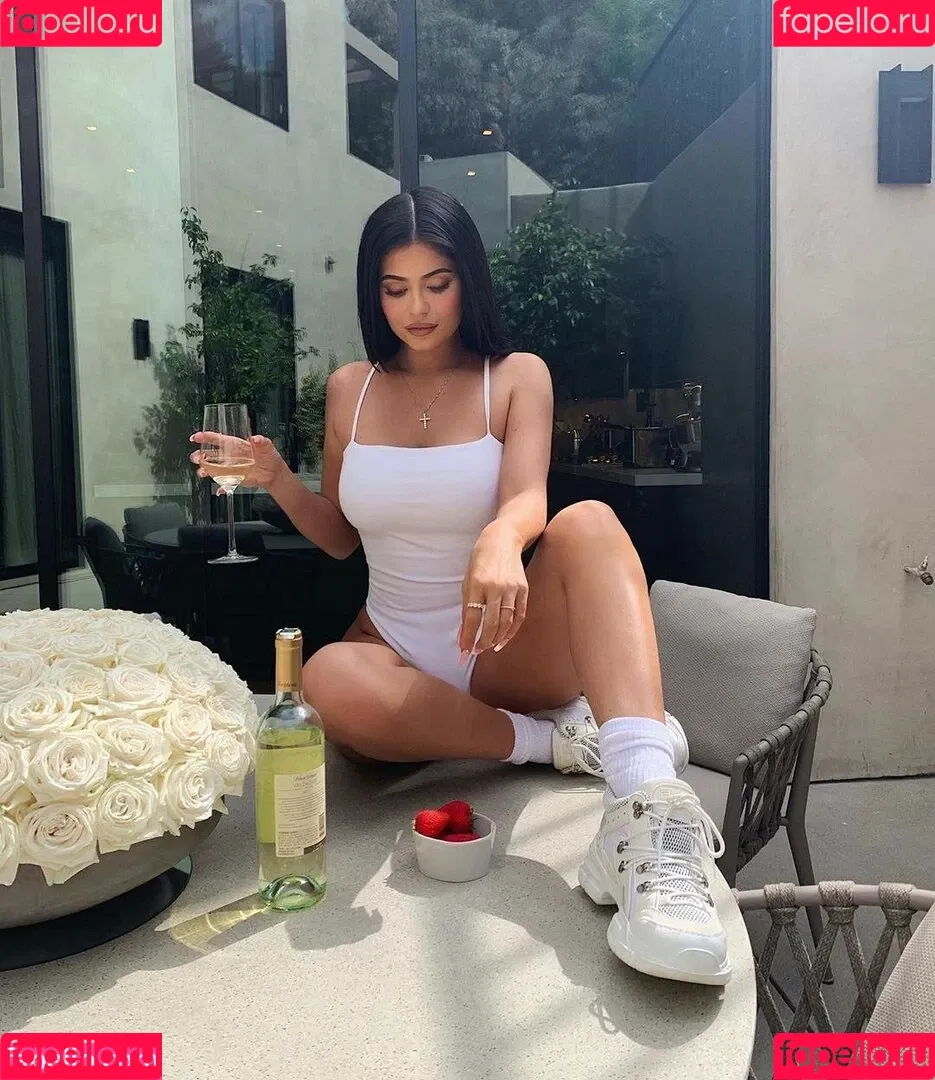 Kylie Jenner Onlyfans Photo Gallery 