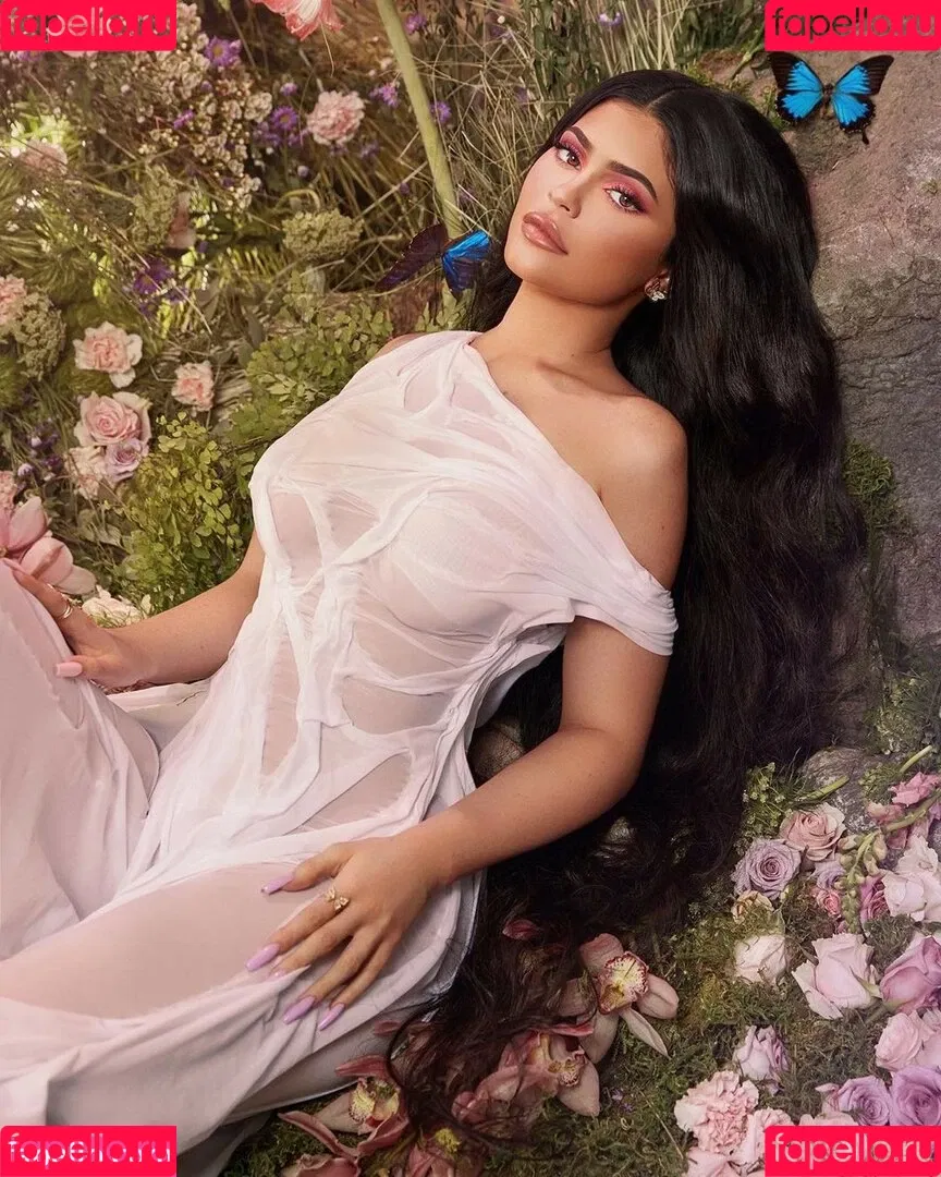 Kylie Jenner Onlyfans Photo Gallery 
