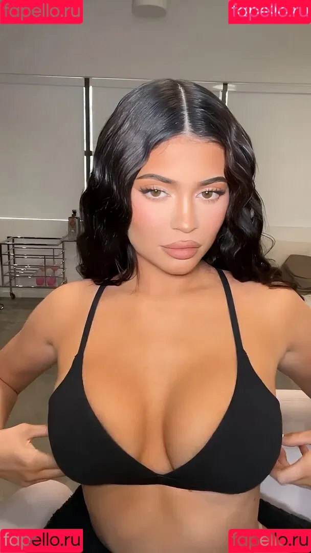 Kylie Jenner Onlyfans Photo Gallery 