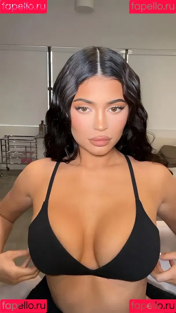 Kylie Jenner Onlyfans Photo Gallery 