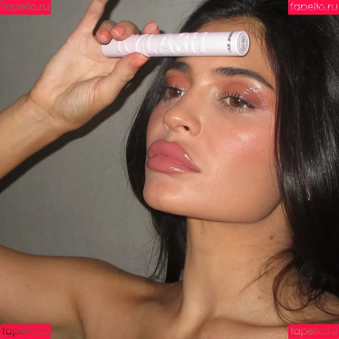 Kylie Jenner Onlyfans Photo Gallery 