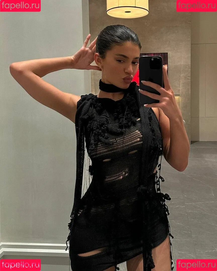 Kylie Jenner Onlyfans Photo Gallery 