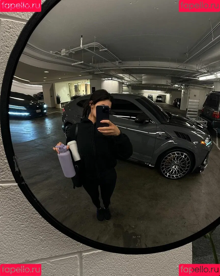 Kylie Jenner Onlyfans Photo Gallery 