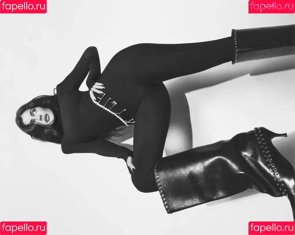 Kylie Jenner Onlyfans Photo Gallery 