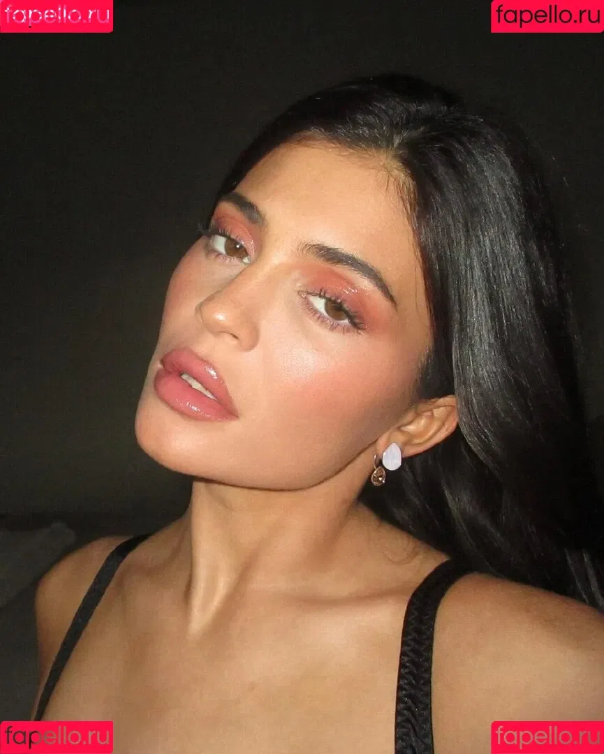 Kylie Jenner Onlyfans Photo Gallery 