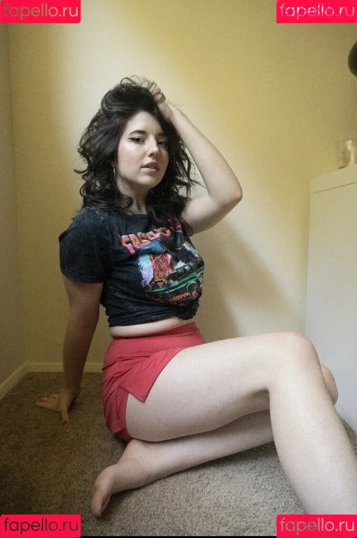 Slight Sounds ASMR Onlyfans Photo Gallery 