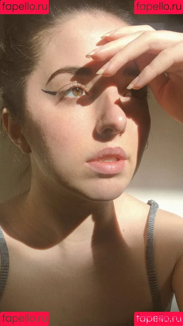 Slight Sounds ASMR Onlyfans Photo Gallery 