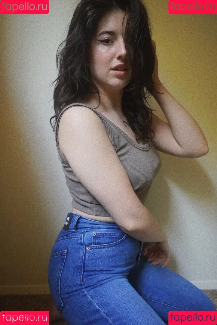 Slight Sounds ASMR Onlyfans Photo Gallery 