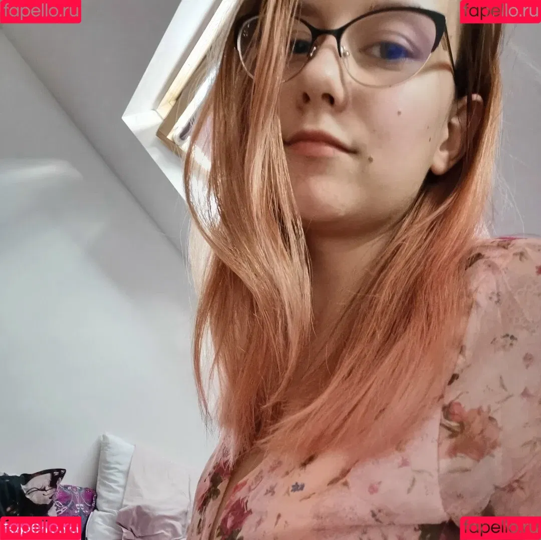 delimbre Onlyfans Photo Gallery 
