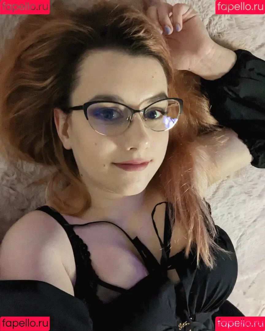 delimbre Onlyfans Photo Gallery 