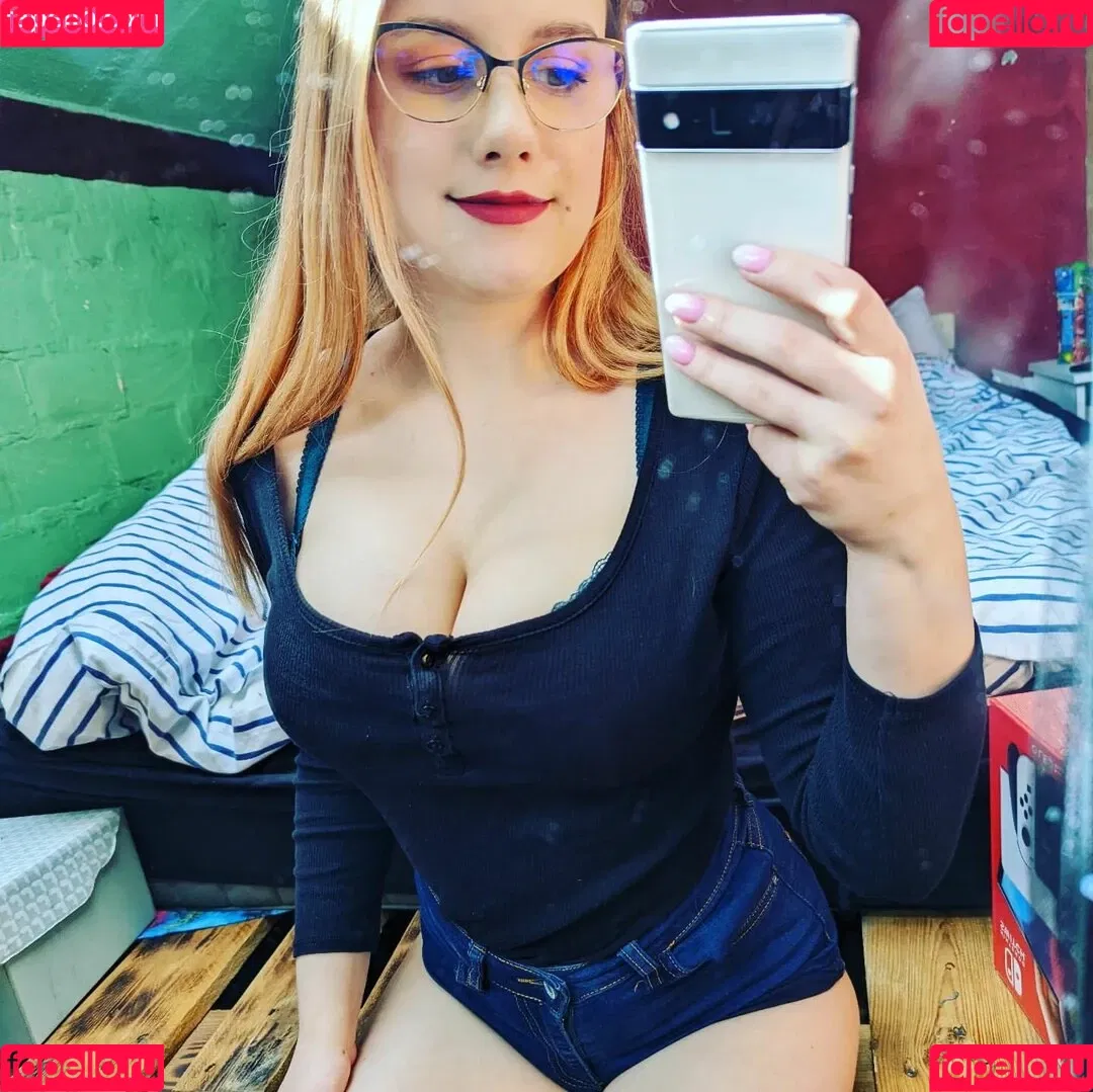 delimbre Onlyfans Photo Gallery 