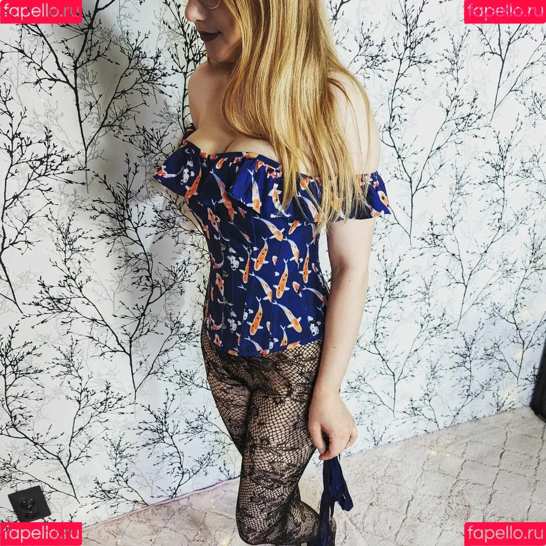 delimbre Onlyfans Photo Gallery 