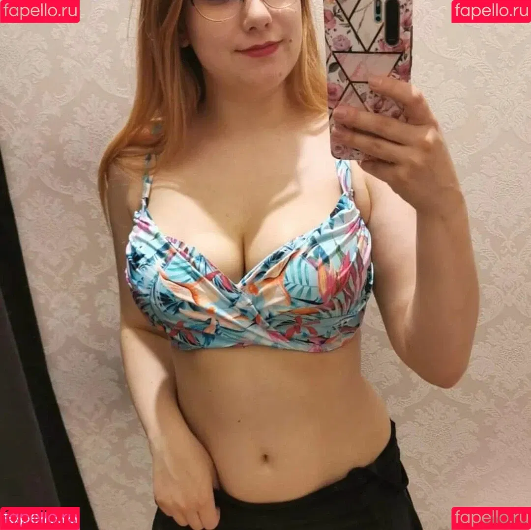 delimbre Onlyfans Photo Gallery 