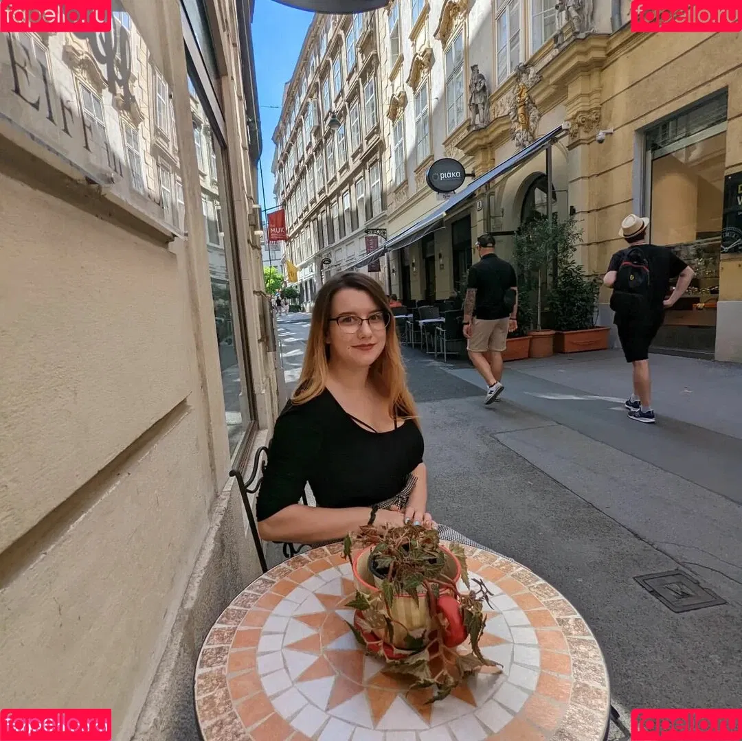 delimbre Onlyfans Photo Gallery 