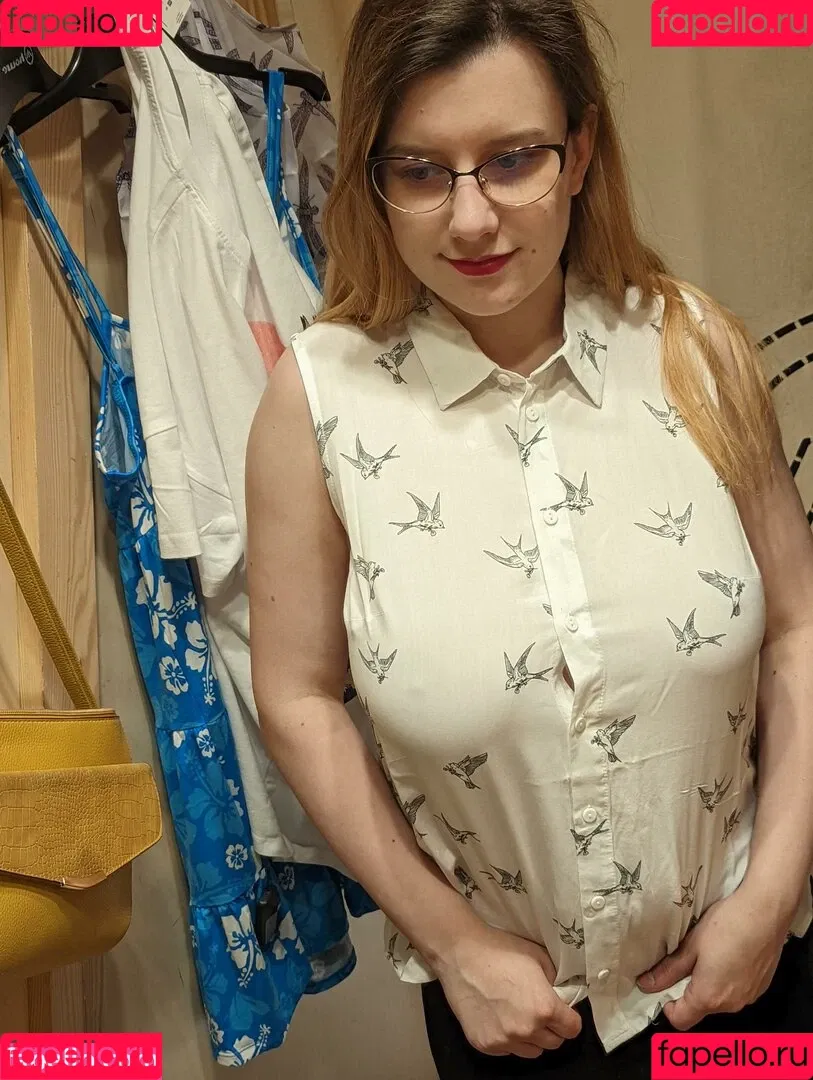 delimbre Onlyfans Photo Gallery 