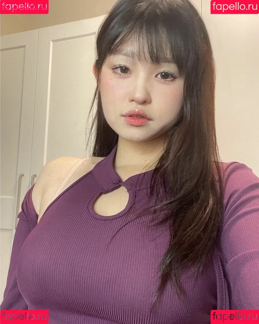 ZhouYiQin Onlyfans Photo Gallery 