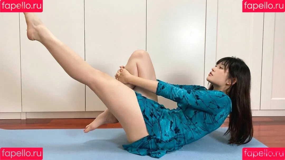 ZhouYiQin Onlyfans Photo Gallery 