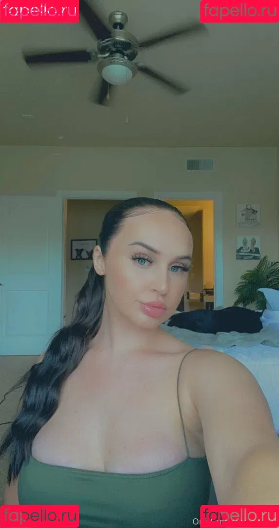 em098 Onlyfans Photo Gallery 