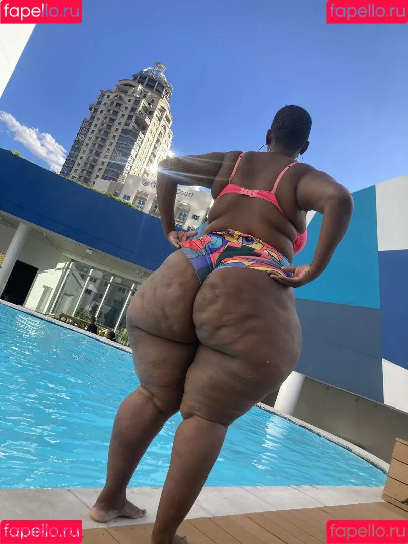 South African Thick Onlyfans Photo Gallery 