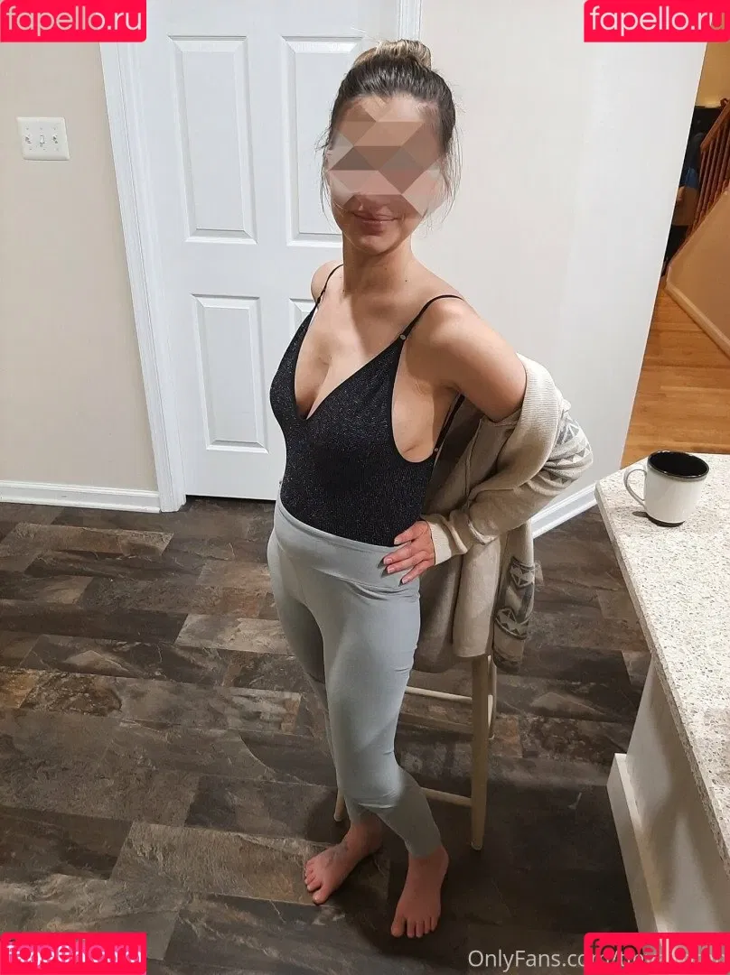 Tiny And Tan Onlyfans Photo Gallery 