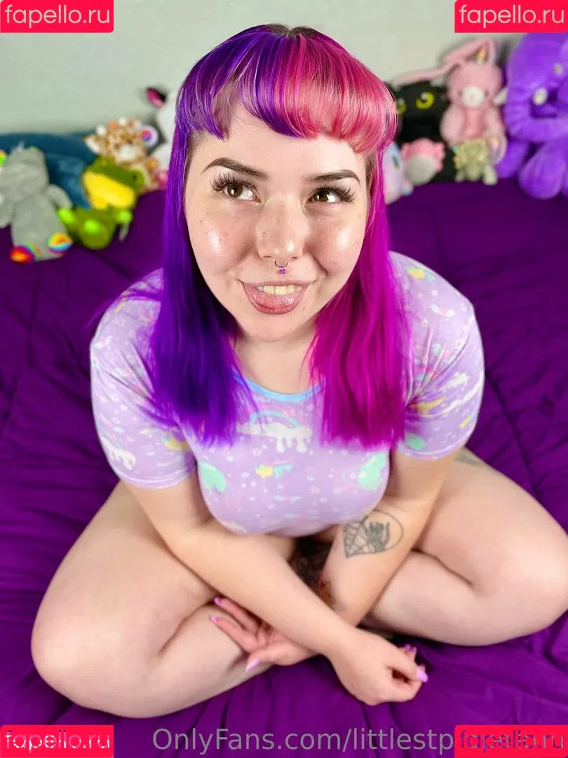 littlestpigletann Onlyfans Photo Gallery 