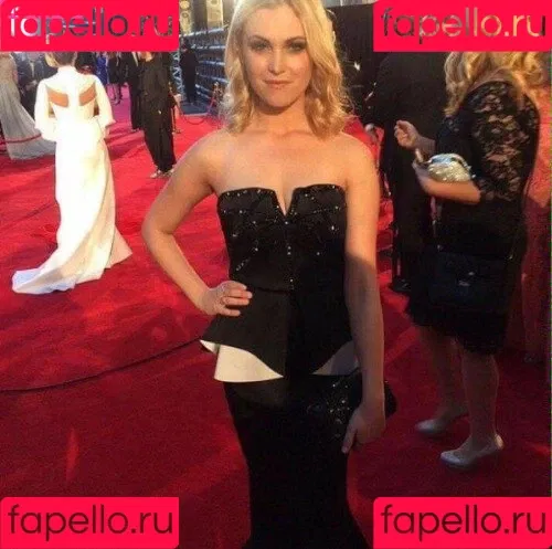 Eliza Taylor Onlyfans Photo Gallery 