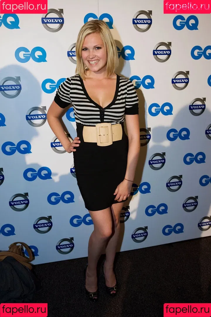 Eliza Taylor Onlyfans Photo Gallery 
