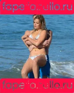 Samara Weaving Onlyfans Photo Gallery 