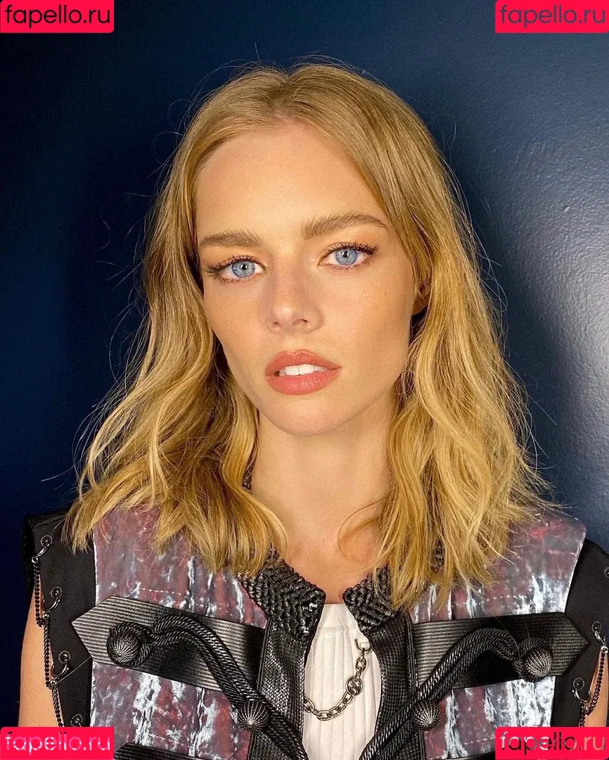 Samara Weaving Onlyfans Photo Gallery 