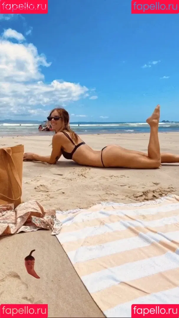 Samara Weaving Onlyfans Photo Gallery 