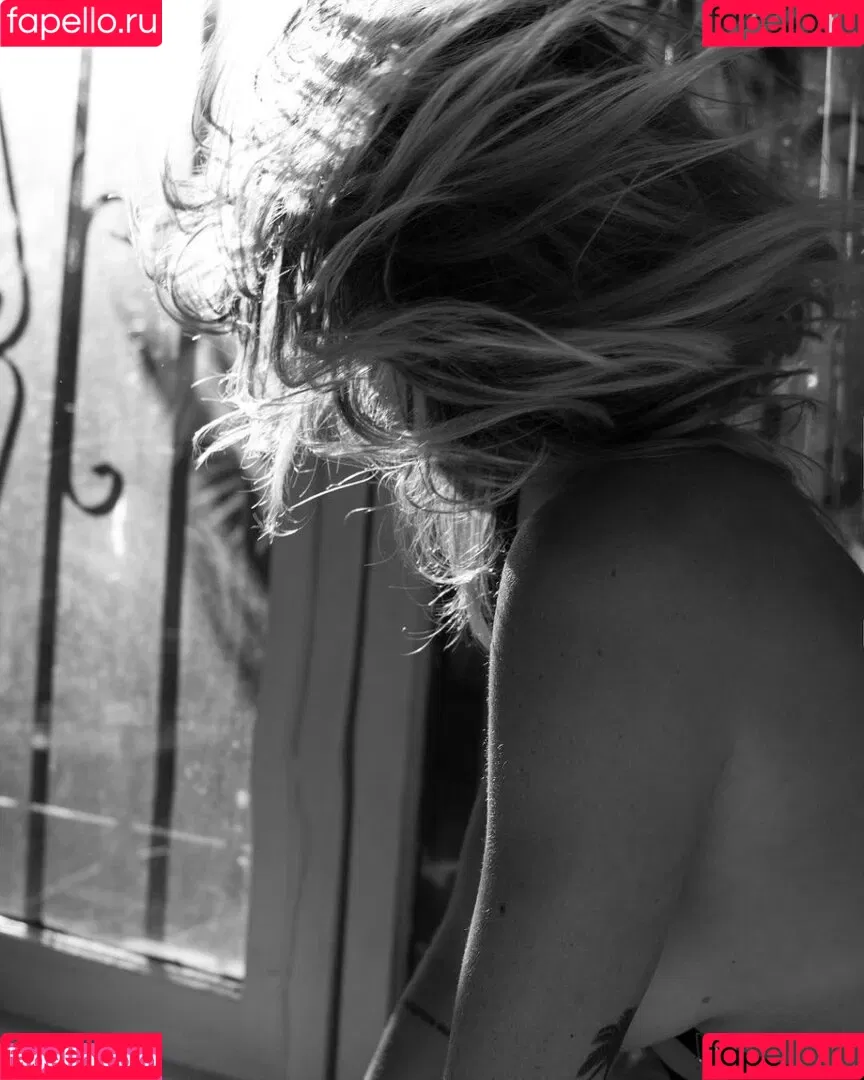Samara Weaving Onlyfans Photo Gallery 