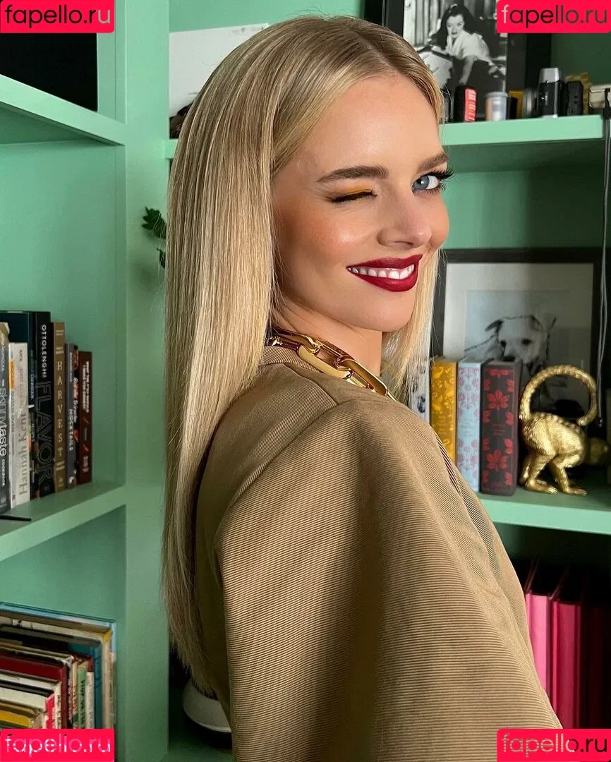 Samara Weaving Onlyfans Photo Gallery 