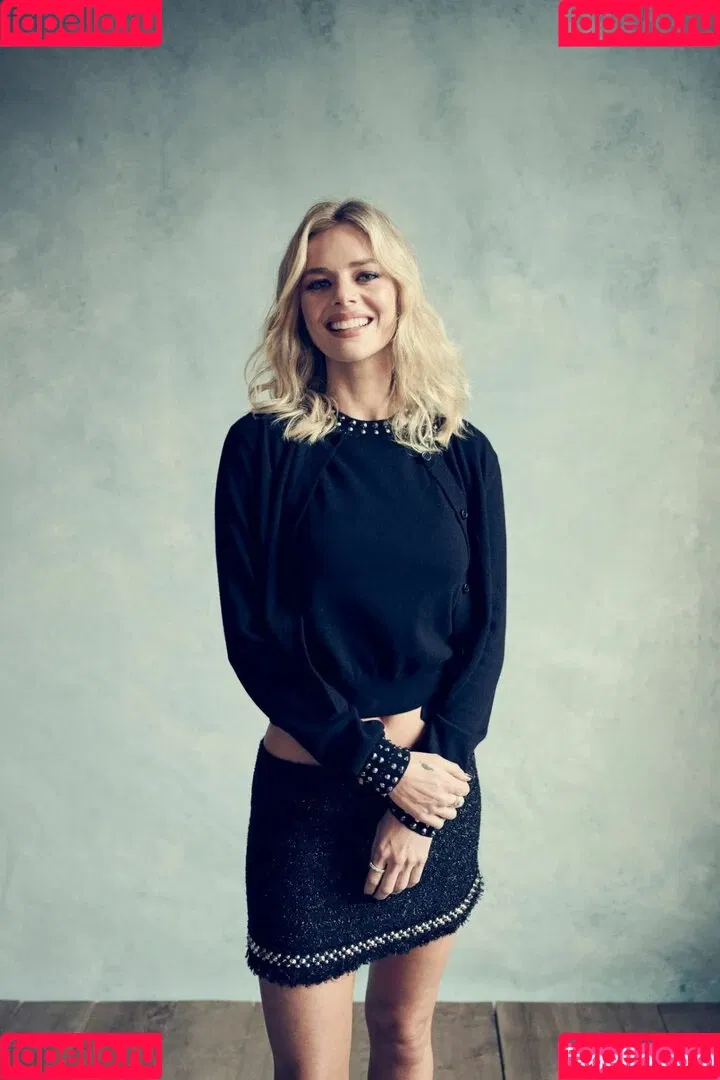 Samara Weaving Onlyfans Photo Gallery 