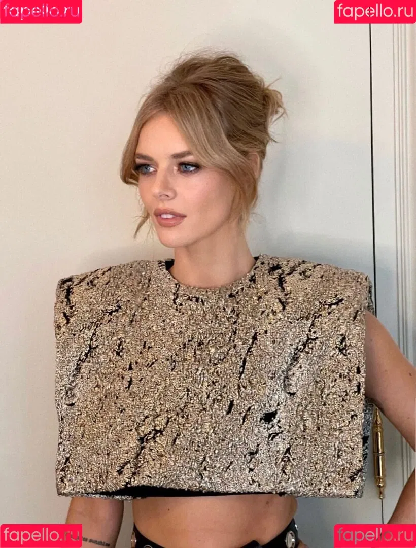 Samara Weaving Onlyfans Photo Gallery 