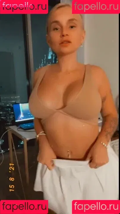 realzoieburgher - Onlyfans Photo Gallery 