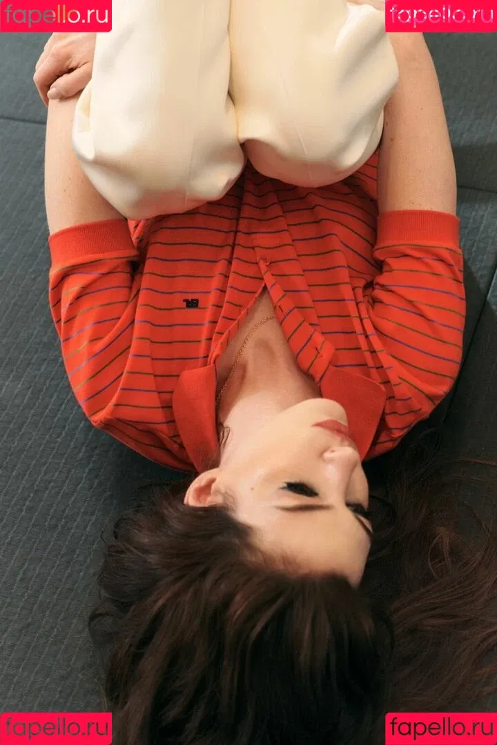 Anne Hathaway Onlyfans Photo Gallery 