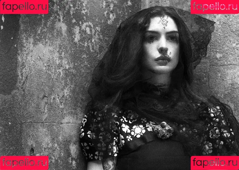 Anne Hathaway Onlyfans Photo Gallery 