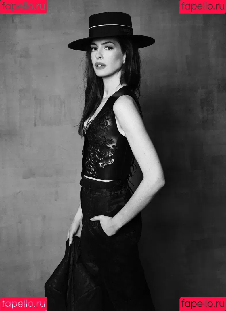 Anne Hathaway Onlyfans Photo Gallery 