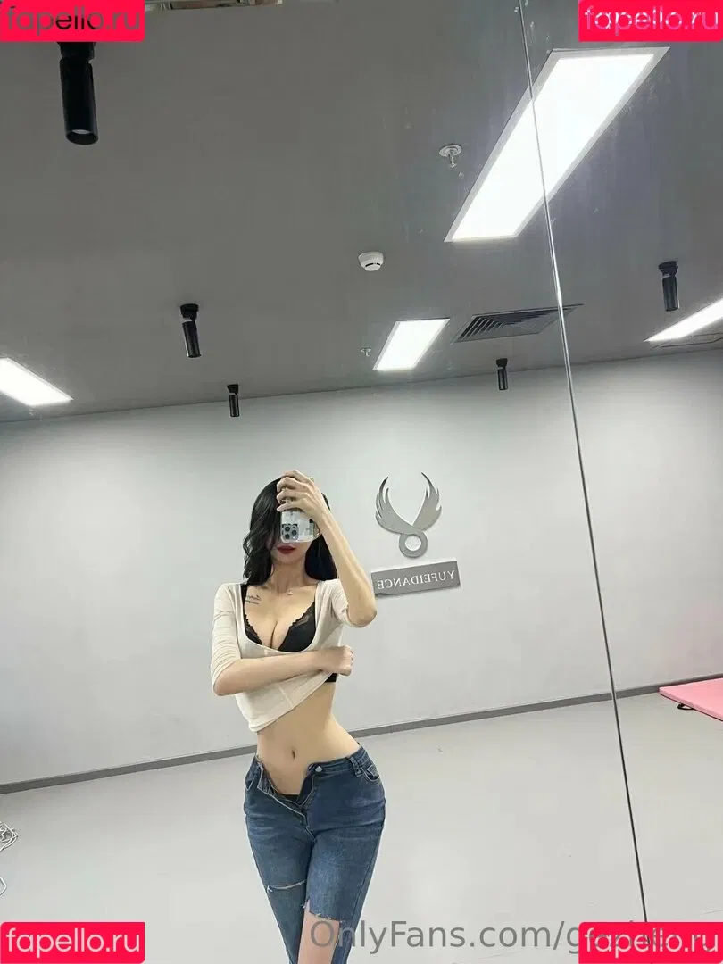 gezheng Onlyfans Photo Gallery 