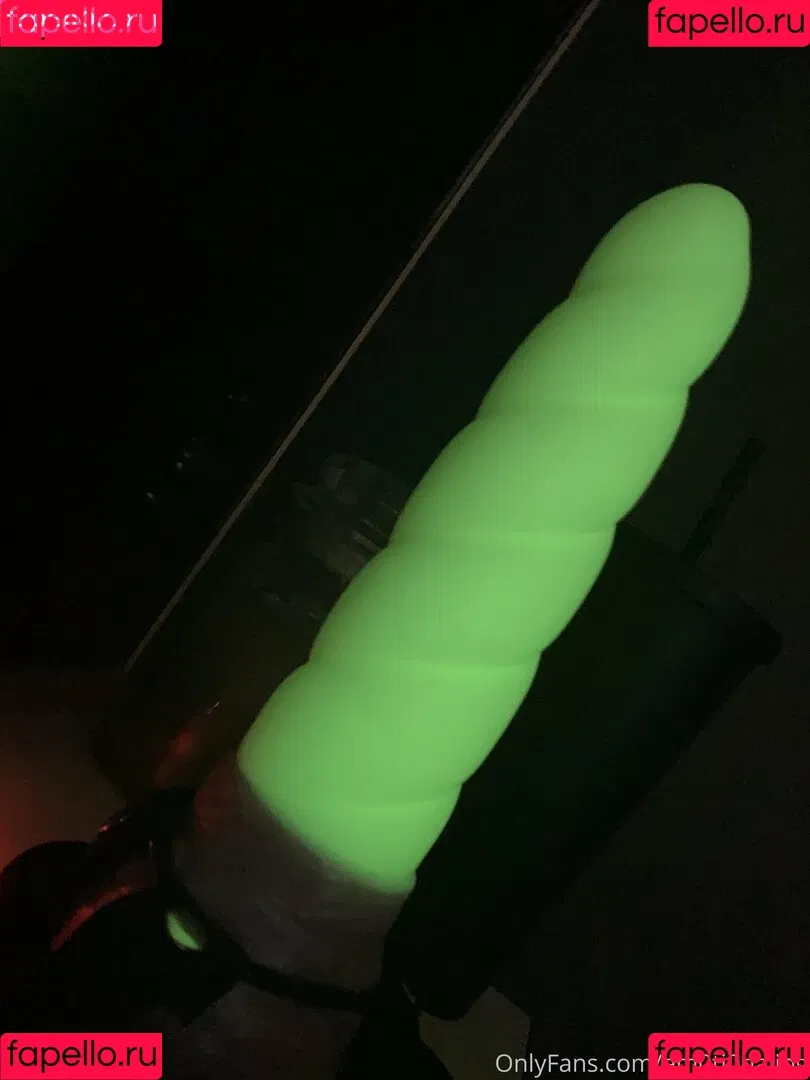 em0ti0naljpg Onlyfans Photo Gallery 
