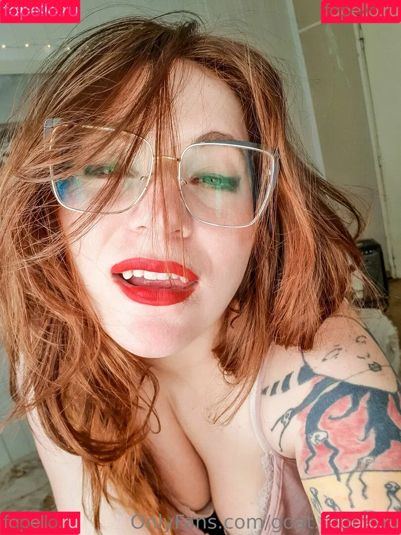 goat.redhead Onlyfans Photo Gallery 