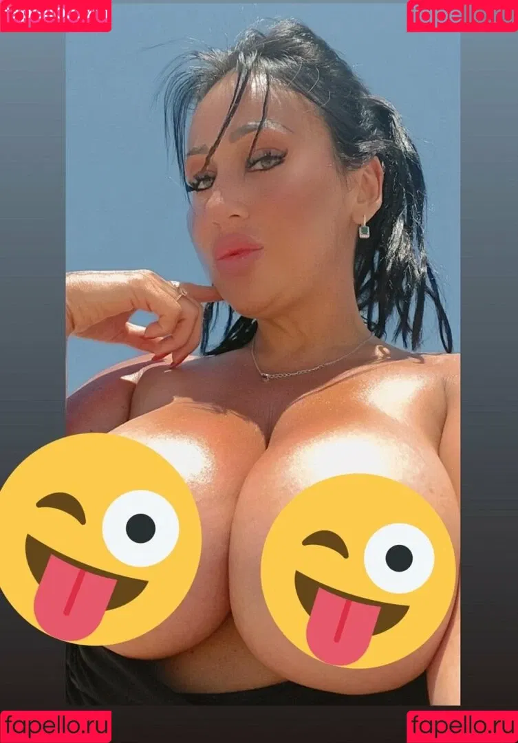 sarapiras Onlyfans Photo Gallery 