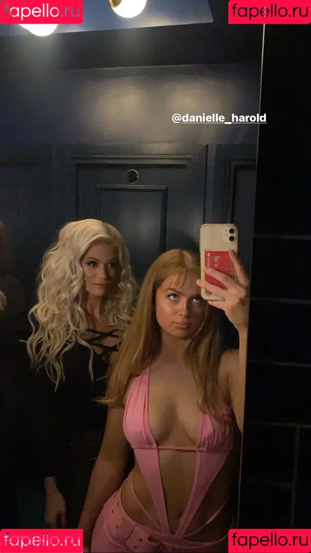 Maisie Smith Onlyfans Photo Gallery 