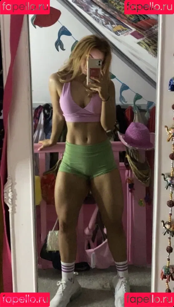 Maisie Smith Onlyfans Photo Gallery 