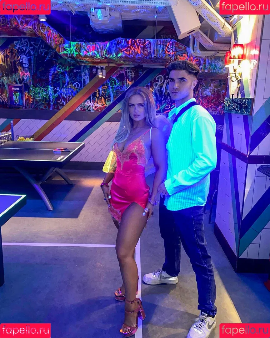 Maisie Smith Onlyfans Photo Gallery 