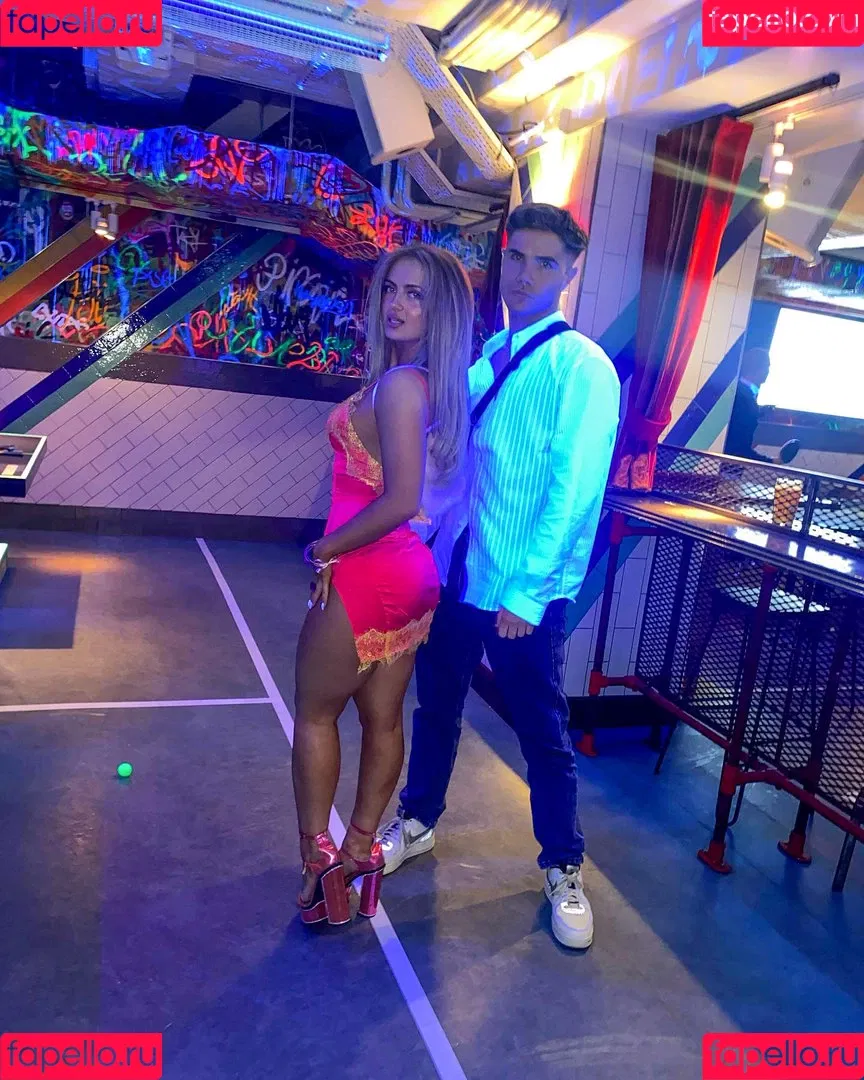 Maisie Smith Onlyfans Photo Gallery 