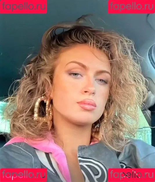 Maisie Smith Onlyfans Photo Gallery 